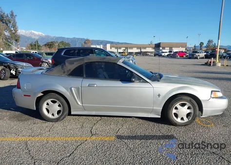 2000 Ford Mustang from USA, damaged, VIN 1FAFP444XYF102477